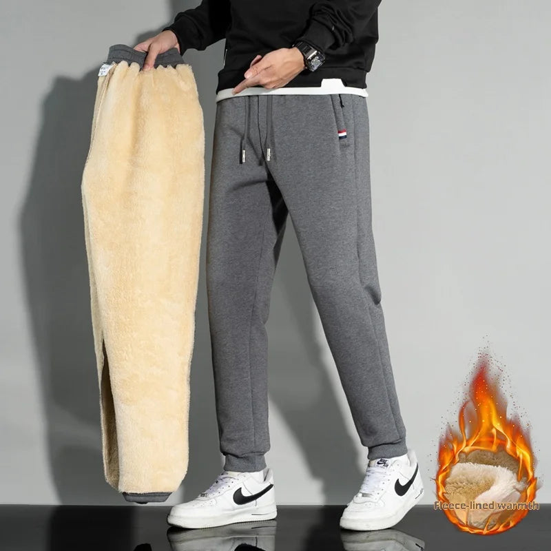 Men's Fleece-Lined Thickened Jogger Casual Pants with Lamb Wool Lining for Excellent Heat Retention, Gray Simple Style, Comfortable and Versatile, Suitable for Daily Outings and Home Relaxation, Offering Both Comfort and Styl
